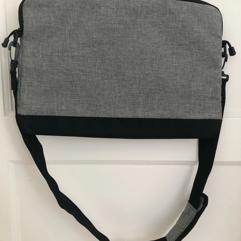 Targus Slim & Lightweight Padded Shoulder Bag for Laptop